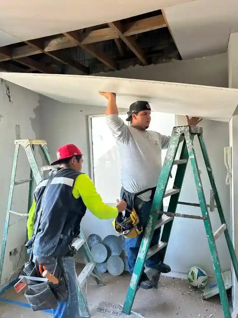 Equipo Pacifica Construcción y Mantenimiento en obra